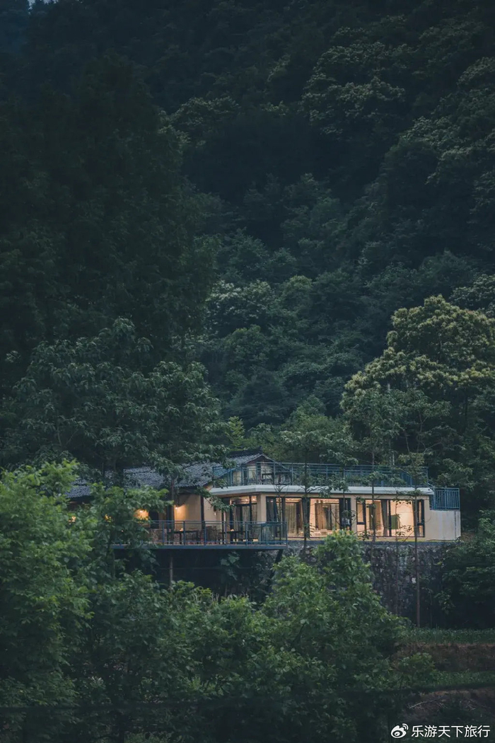 西安出发4个多小时到达的秦岭高山草甸,留坝狮子沟牧场远离喧嚣