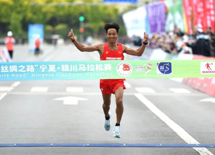 何杰出征布达佩斯!石嘴山籍运动员首次踏上田径世锦赛赛场