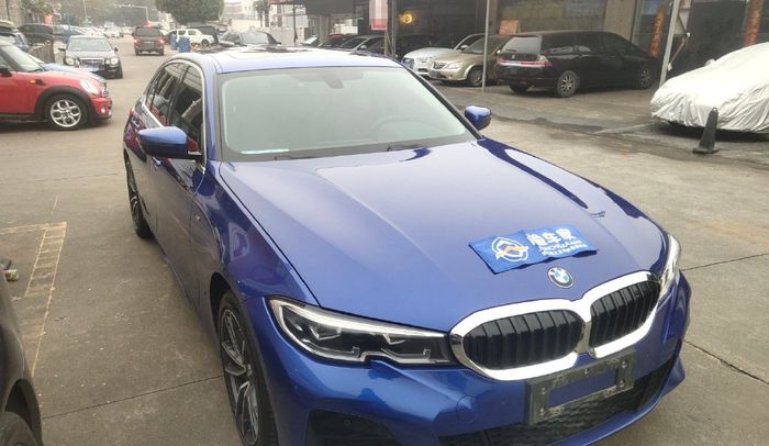 车主出国便宜卖这台宝马320i车况扑朔迷离事实证明便宜没好货