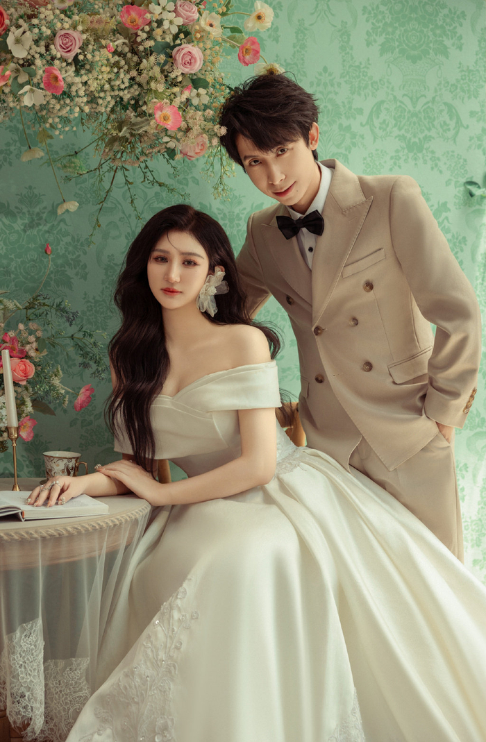 梦泪兮兮绝美婚纱照来咯 祝梦泪兮兮婚后生活更幸福快乐呀!