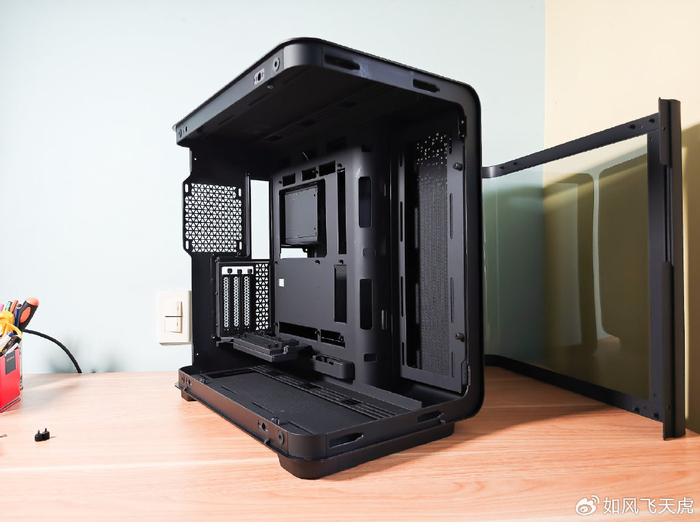 背插技术引领潮流?微星新品机箱 主板震撼评测!