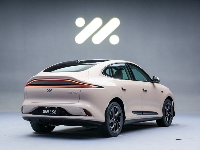 硬刚特斯拉modely智己ls6起售价2299万破百仅348秒