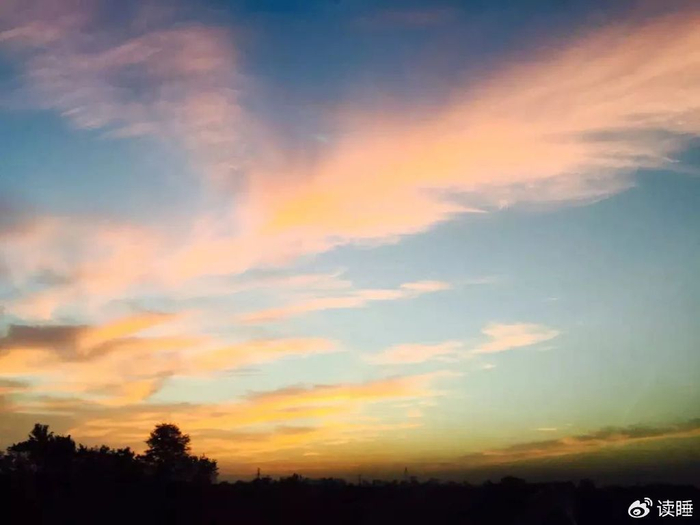 精选诗词万里晴云雁半痕登临幻景足销魂