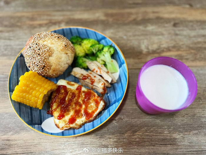 开学第一周,妈妈不到六点就起床,五天早餐换着花样安排,好吃又好做