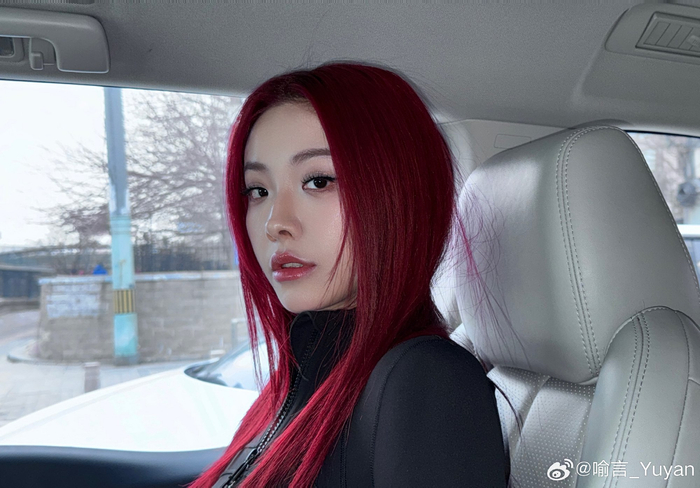 喻言这个红头发也太正了吧这是什么红啊太酷了