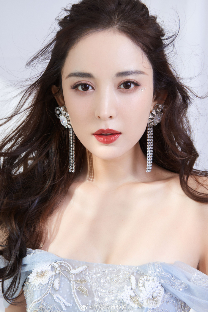 古力娜扎酷美风格写真大片