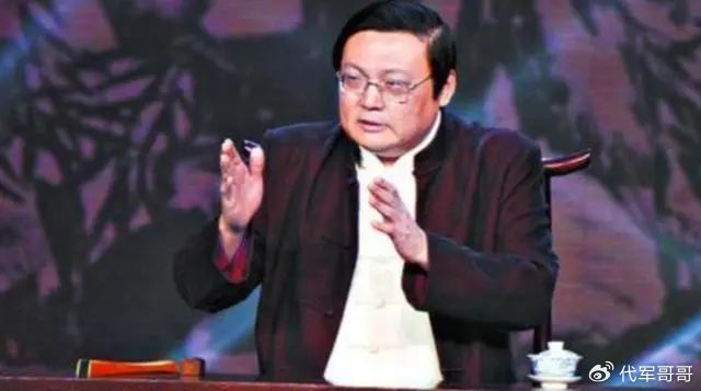 销声匿迹7年的“一代铁嘴”梁宏达,已彻底走上了“不归路”|老梁|老梁故事汇|模仿|现场|节目_新浪娱乐_新浪新闻