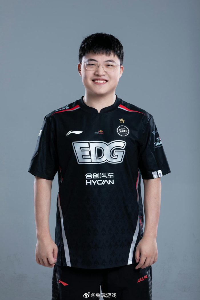 edg发布uzi2023lpl夏季赛定妆照