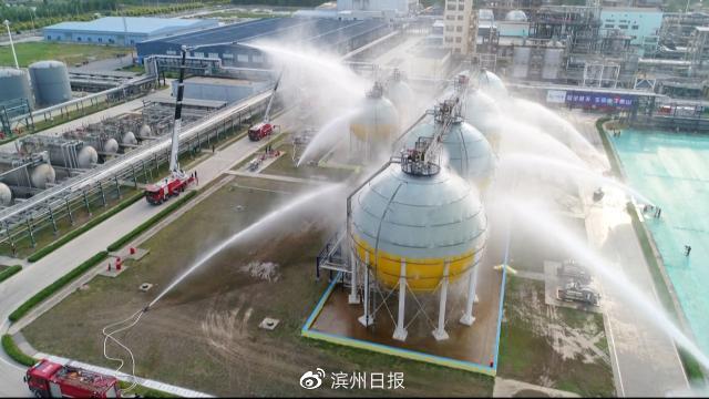 氯甲烷燃燒產生的有毒氣體影響下風向2000人