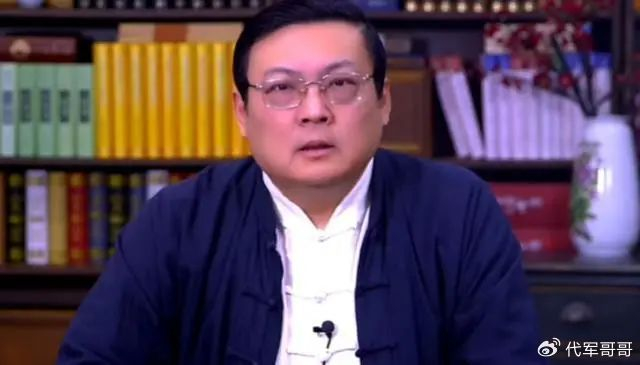 销声匿迹7年的“一代铁嘴”梁宏达,已彻底走上了“不归路”|老梁故事汇|模仿|现场|老梁|节目_新浪新闻