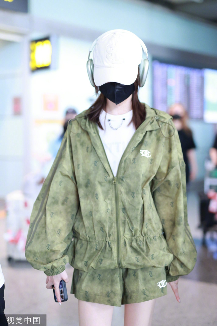 20240528北京首都机场生图,棒球帽搭配防晒套装清新又清凉