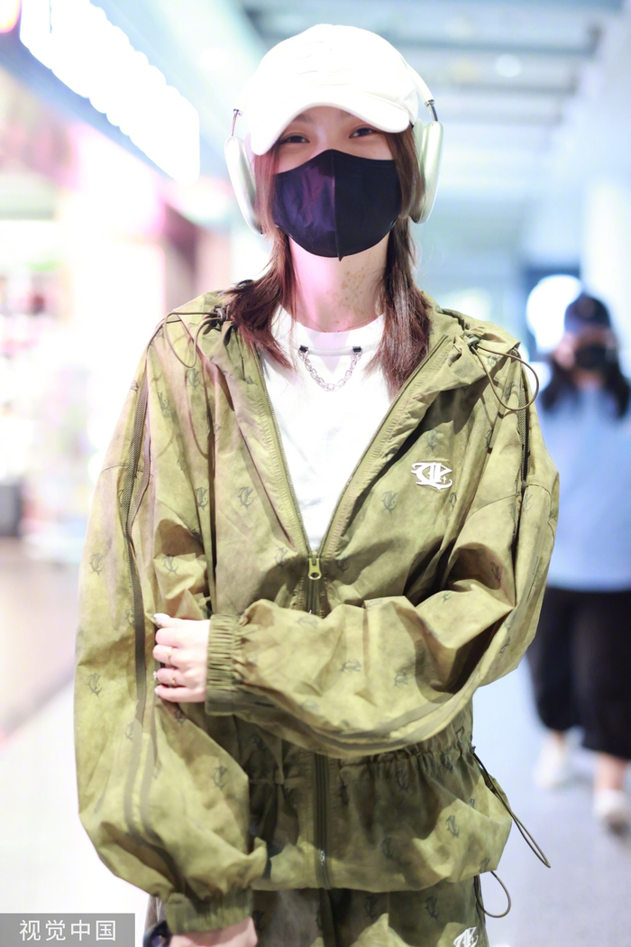 20240528北京首都机场生图,棒球帽搭配防晒套装清新又清凉