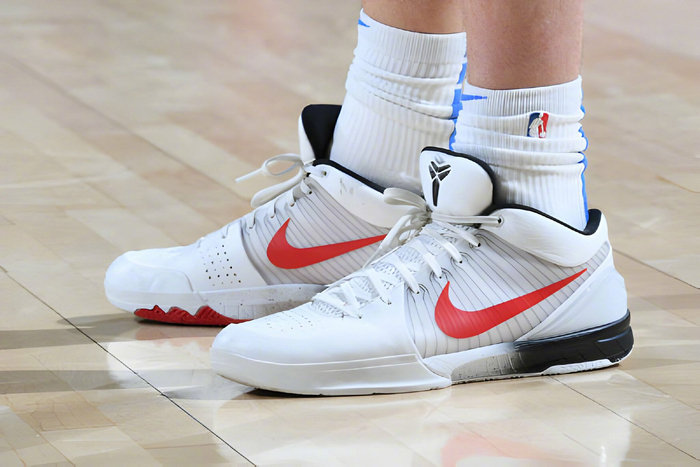 基迪上脚过的科比系列球鞋kobe6为主旋律