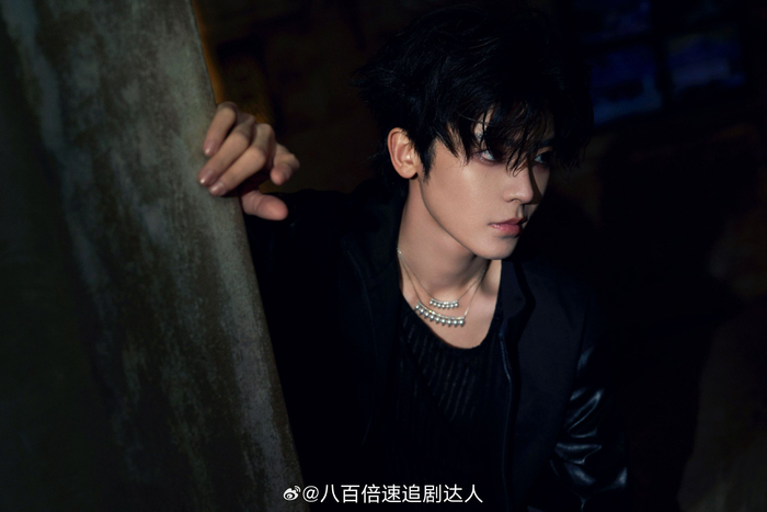 挑战24h爆改侯明昊,清爽男大风和allblack暗黑风,你更喜欢哪种风格的