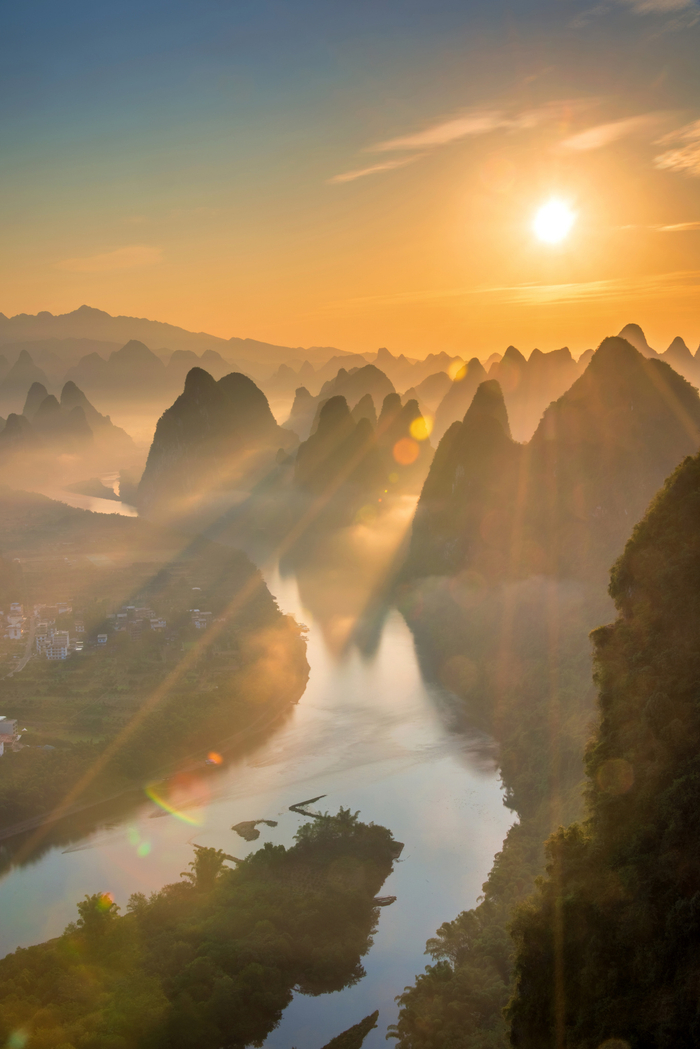 桂林山水甲天下,喀斯特地貌美如画!世界遗产之誉,见证桂林地质传奇