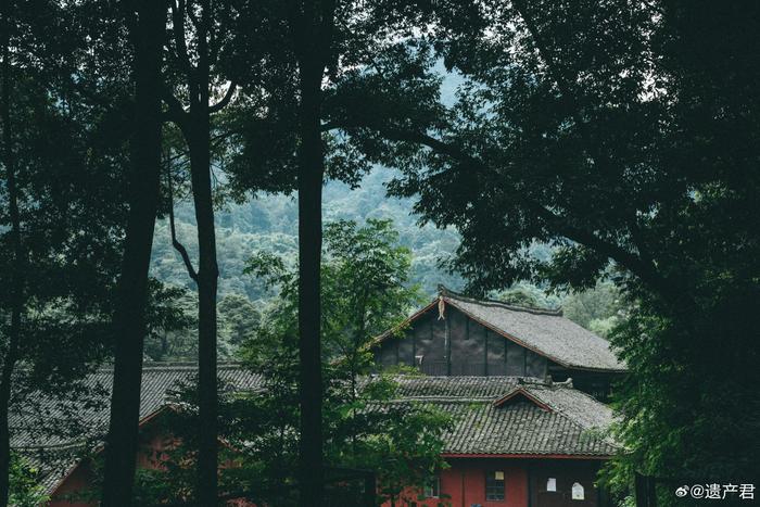 峨眉山中峰寺图片