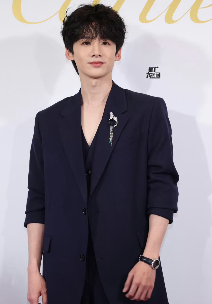 李现白敬亭张婧仪同场活动媒体生图