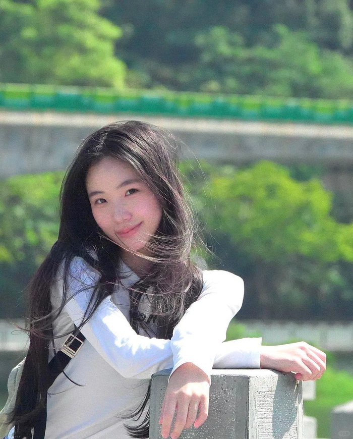小s二女儿的美商和变美的毅力和年轻时的大s很像