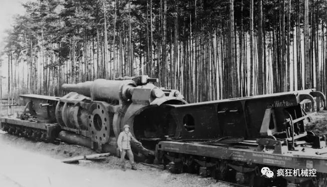 德国巨炮重1350吨，需用250人组装三天，世界第一大炮有多牛