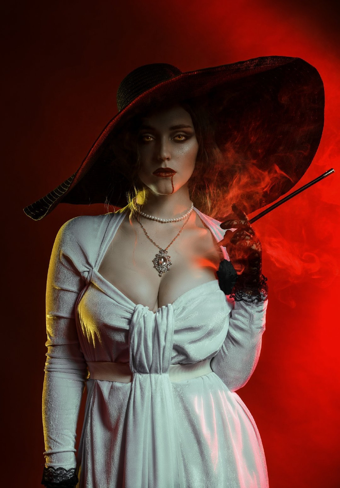 《生化危机8:村庄》 蒂米斯特雷库夫人cos :anna pashko