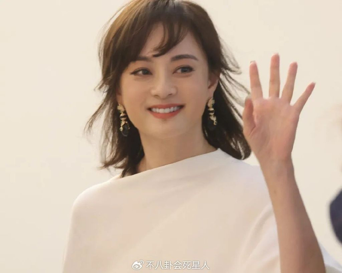 看看她和蒋欣的合照就知道|大美人|孙俪|蒋欣_新浪新闻