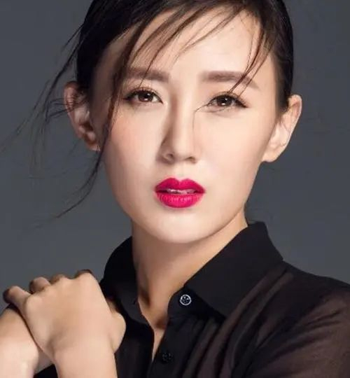 张丰毅:二婚娶小12岁粉丝霍凡,结婚28年无子女,却依旧非常幸福