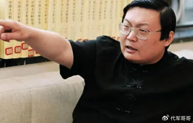 销声匿迹7年的“一代铁嘴”梁宏达,已彻底走上了“不归路”|老梁故事汇|模仿|现场|老梁|节目_新浪新闻