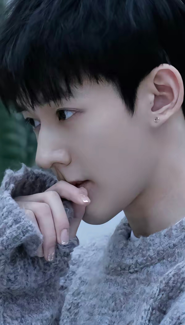 邓为美甲造型来看看原来男孩子做美甲也可以这么帅气