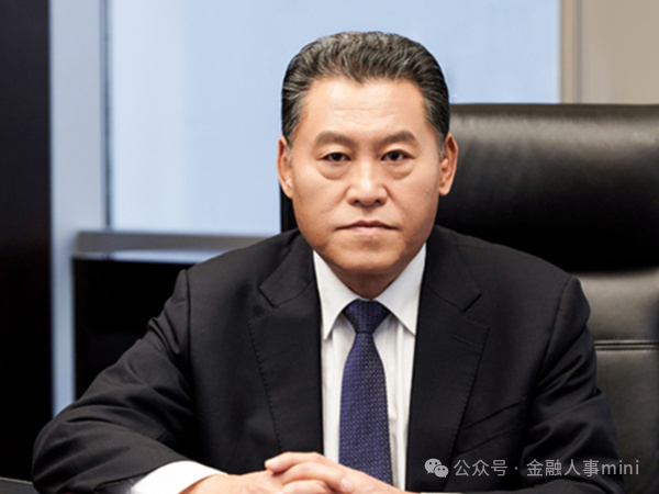 并出任行长,开创"科技金融"服务品牌;在担任建行北京分行副行长期间