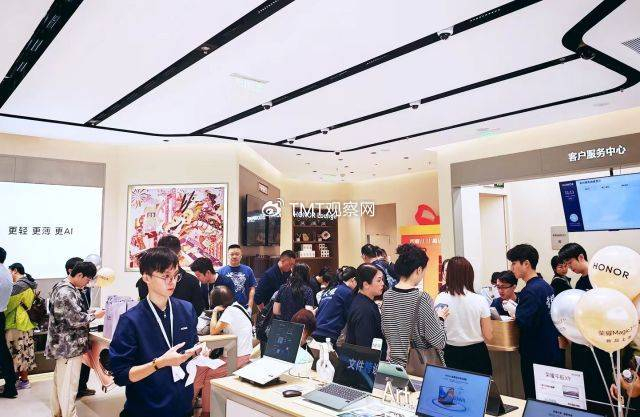 领航手机AI的自动驾驶时代，荣耀Magic7系列正式开售，4499元起-荣耀旗舰机magic