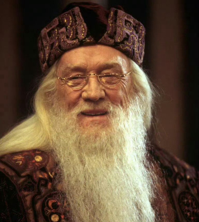 永远经典的《哈利波特》,已有三位霍格沃茨校长扮演者去世……__财经