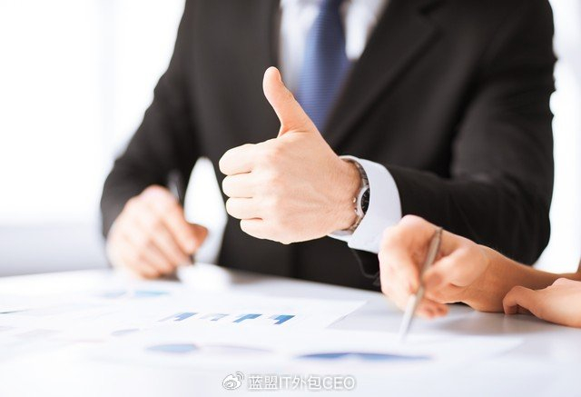 告别“纸面实力”：五维透视法，精准评估IT外包服务商真实能力。