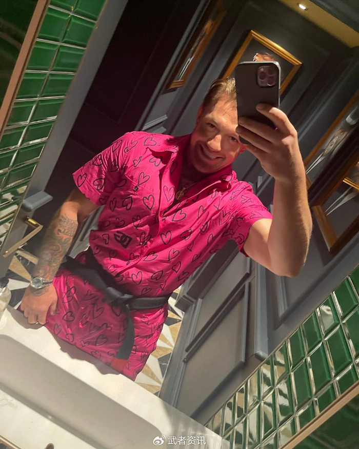 前ufc羽量级和轻量级冠军"臭名昭著"康纳·麦格雷戈(conor mcgregor)