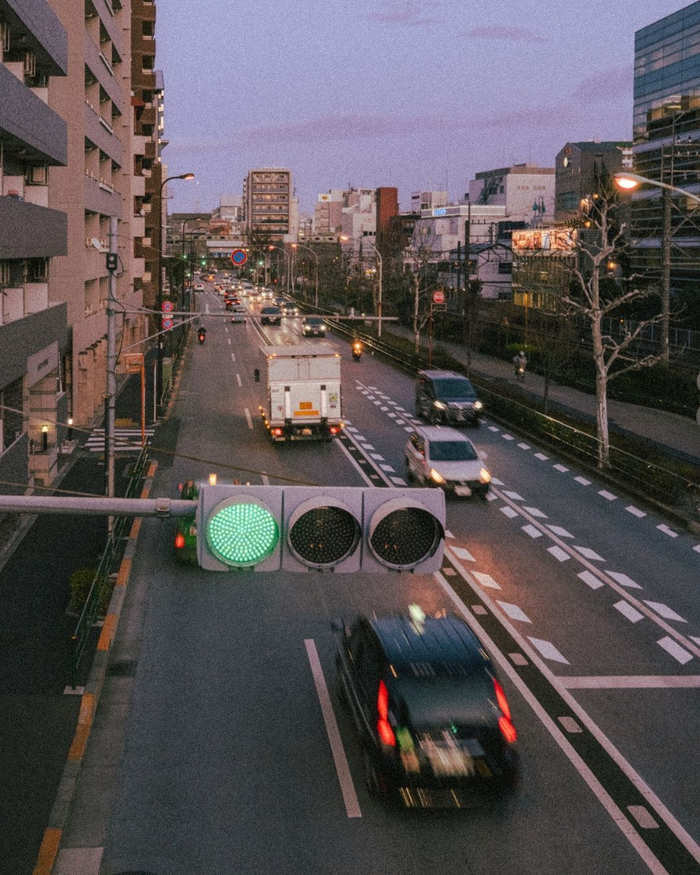 乘上霞光在东京浮游photoby井上哲志