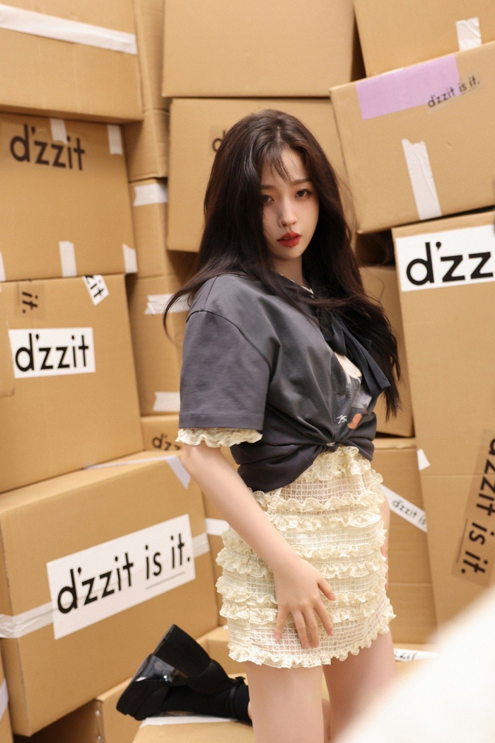 虞书欣工作花絮照可爱欣欣上线