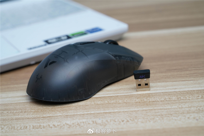 ota无线8k以轻制快灵敏精准雷柏vt9air游戏鼠标评测