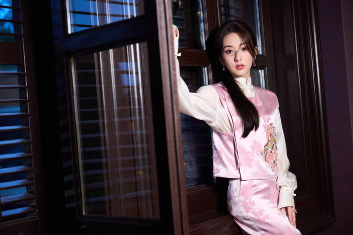 方媛一身新中式粉色套装亮相上海时装周也太有名媛千金感了吧
