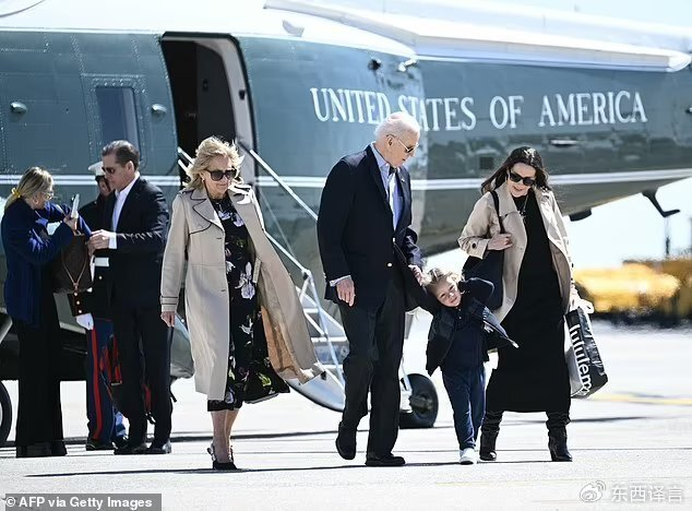 81岁拜登带孙子度假,4岁长发男孩很乖巧,总统达成所愿口碑却下滑|拜登