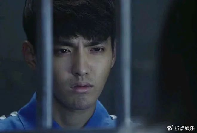 吴亦凡,突然冲上热搜!他是如何从顶流明星沦落到阶下囚的?