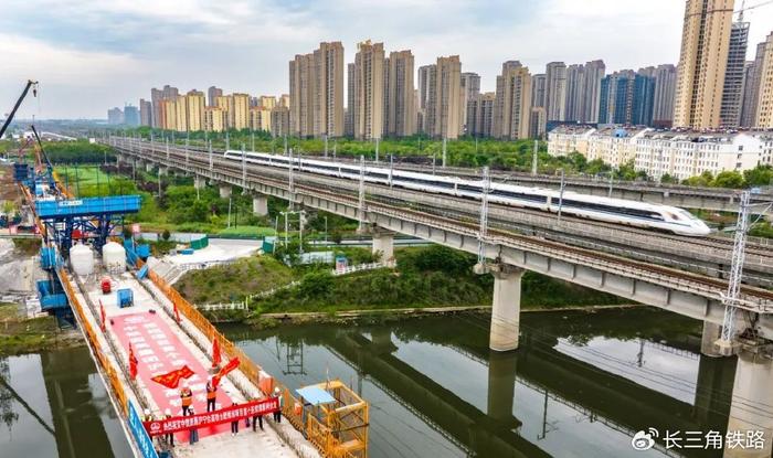 沪宁合高铁引入合肥枢纽工程位于合肥市肥东县与瑶海区境内,正线长22