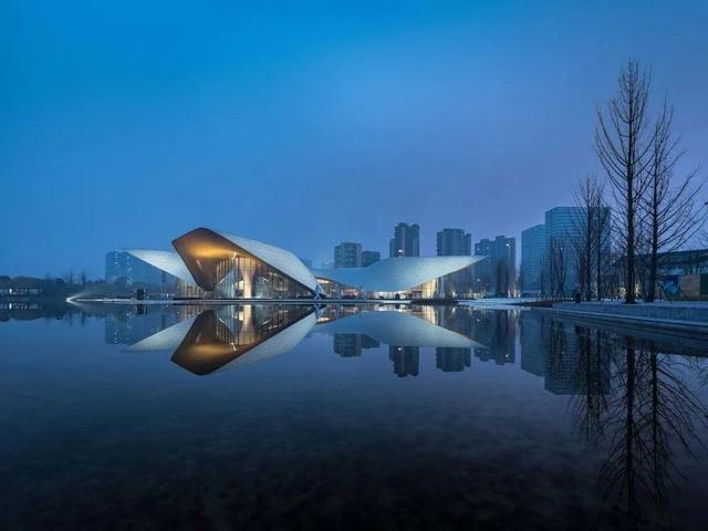 天府美术馆获奖的背后是什么？|建筑|成都市|缪斯|成都|设计_新浪新闻