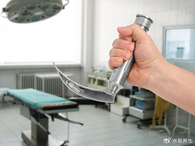 大妈老是咳嗽,反复检查喉镜正常,3个月后去世,丈夫:死不瞑目