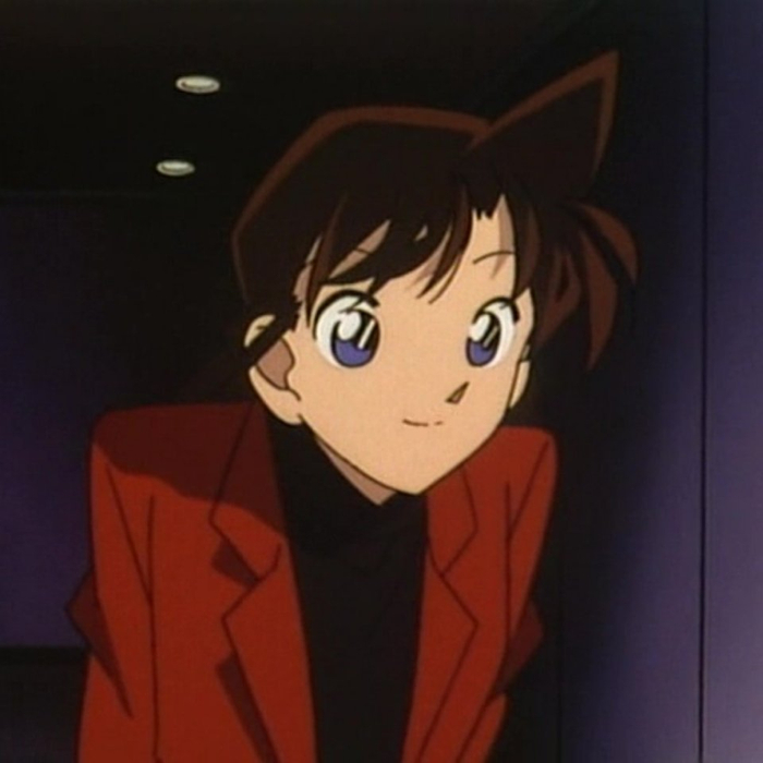 红色大衣黑色高领驼色短裙小兰穿搭好可爱啊