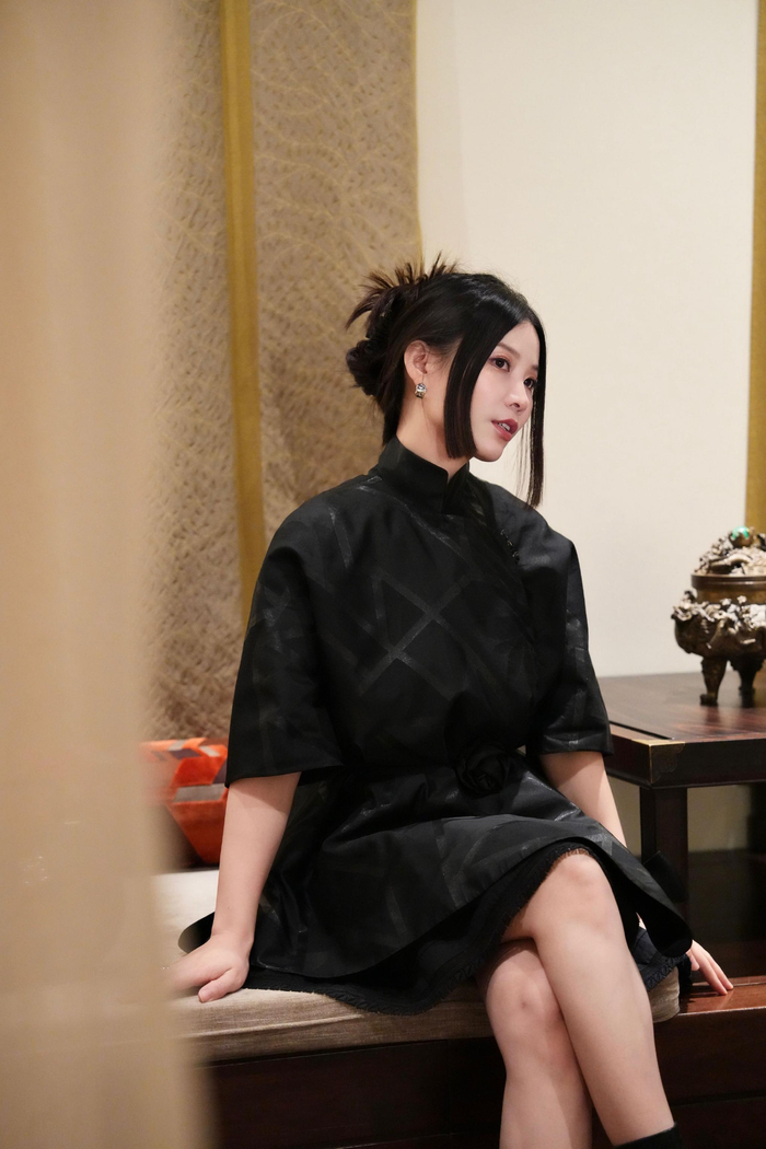 这里有一种中西方交汇的美感,特别适合穿上夏姿陈的衣服,有那种东方