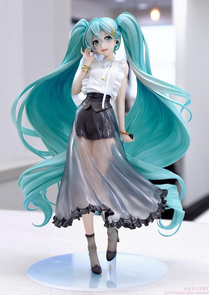 rella绘制 初音未来nt风私服ver  90细节图公开