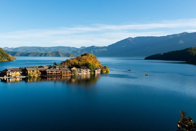 云南三大高原湖泊之泸沽湖，神秘的女儿国！__财经头条__新浪财经