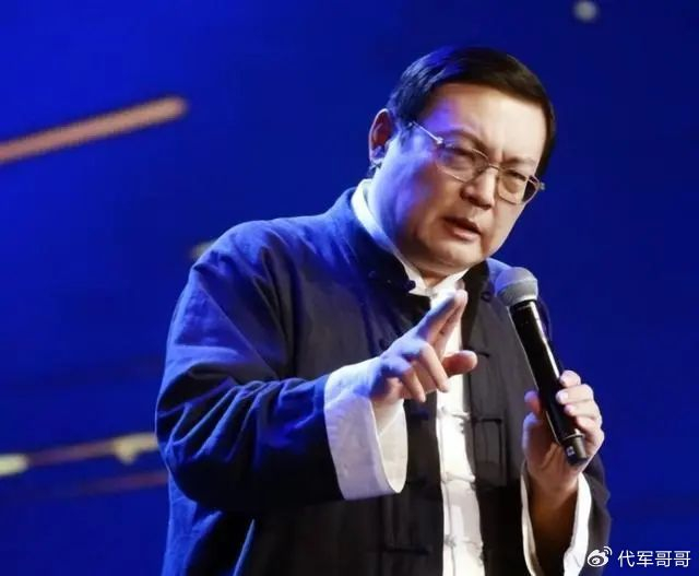 销声匿迹7年的“一代铁嘴”梁宏达,已彻底走上了“不归路”|老梁故事汇|模仿|现场|老梁|节目_新浪新闻
