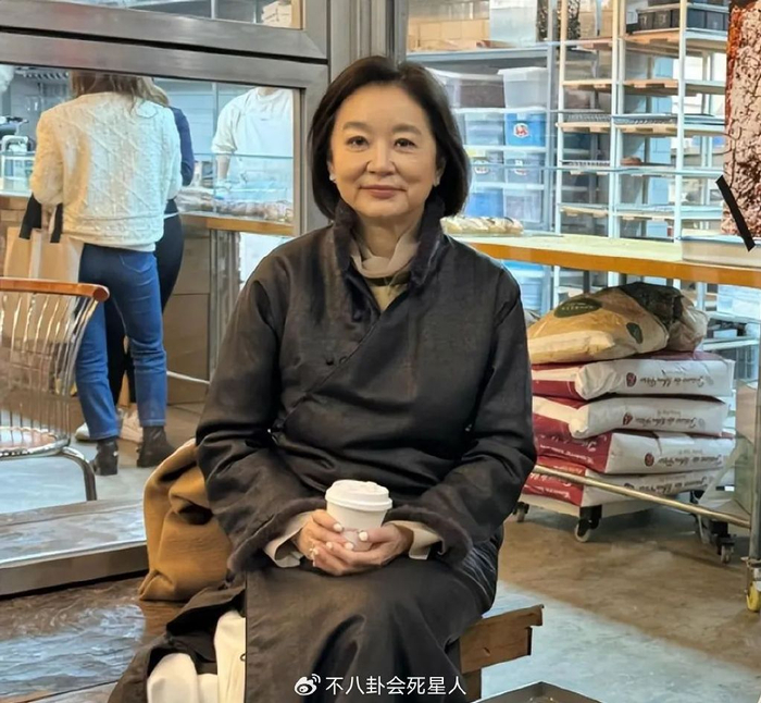 才知道不扮嫩不"暴露"也是一种优雅|大美人|林青霞|素颜_新浪新闻