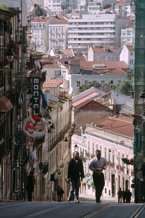 里斯本,1988 摄影丨gueorgui pinkhassov__财经头条