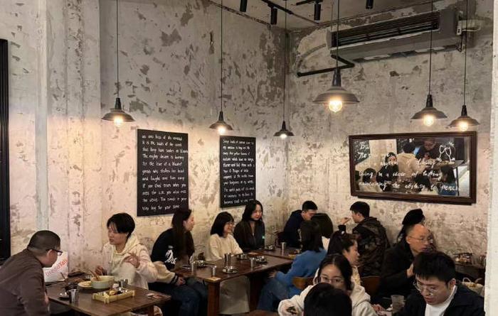 领航主掌人：从新闻媒体到SNS餐饮业，是不是和青年人既谈情感又挣钱？(图2)